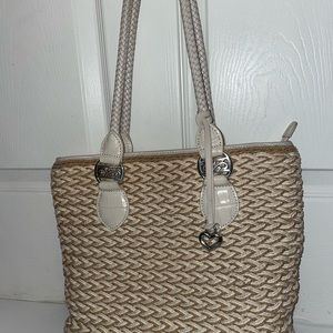 VINTAGE BRIGHTON HANDBAG/PURSE. BROWN STRAW LEATHER TRIM.